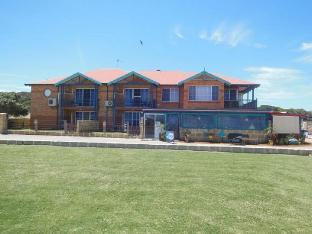 Seaspray Beach Holiday Park Apartments