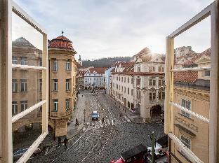 Malostranske Square 5/28