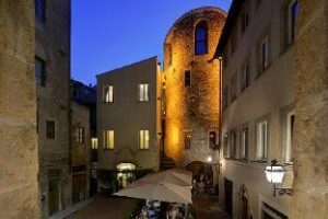 0fa8711d69275818eba3ea45b01df12a (Brunelleschi Hotel – Florence, Italy)