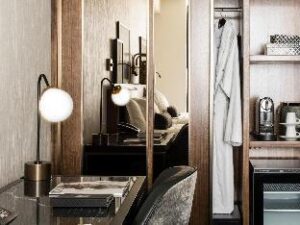 1187357_17021117530050940477 (LondonHouse Chicago Curio Collection by Hilton – Chicago (IL), United States)