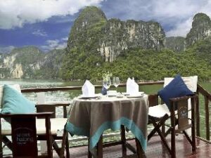 1255124_16062215150043960996 (Secret Halong Cruise – Ha Long, Vietnam)