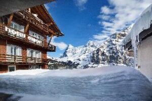 4f66a446392cba75436a4bc2e2e93a96 (Eiger Mürren Swiss Quality Hotel – Murren, Switzerland)