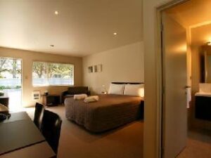502809_13080711400014195878 (Park Motel – Mount Taranaki, New Zealand)