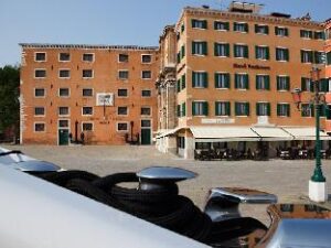 517461_13092718430016662817 (Hotel Bucintoro – Venice, Italy)