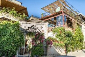 53aec0a62e46a6ef57a79a46aad8ca50 (Hidden Cave Hotel – Goreme, Turkey)