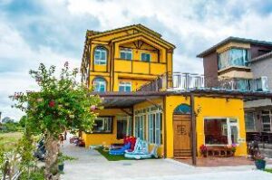 6677992_19031109310072888745 (colorful wooden horse homestay – Yilan, Taiwan)