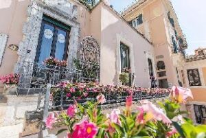 7df2d008d2264951e807cc54991f3486 (Royal Suite Trinita Dei Monti Rome – Rome, Italy)