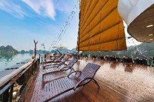 a6927bc2a1536c35d81867d010b67d95 (La Regina Legend Cruise – Ha Long, Vietnam)