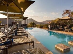 ad3f76b5d970825fd0c4f0ae1f1b85be (Shepherds Tree Game Lodge – Pilanesberg, South Africa)