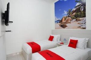af2f52e969faaa2348f0a6f0271356c0 (RedDoorz near Mataram University – Lombok, Indonesia)
