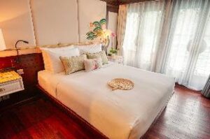 c05a80f4db922da7f6bb77be11f4bb22 (Au Co Cruise – Managed by Bhaya Cruise – Ha Long, Vietnam)