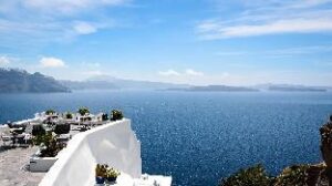 dec118962e5ecaeedbfb6236954a9b0f (Aris Caves Hotel – Santorini, Greece)