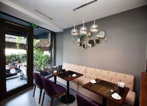 e80b76f07c8bc097a3236b228a37d2ad (Hanoi Horse Hotel – Hanoi, Vietnam)