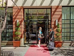 Hotel Giraffe