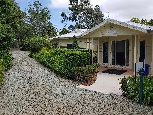 Camelot Cottages – Gold Coast, Australia