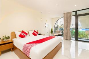 OYO 541 Maple Suite Hotel