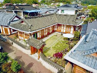 Hanok Hyeyum – Jeonju-si, South Korea